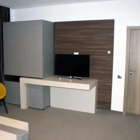Lux Divina 3* براشوف